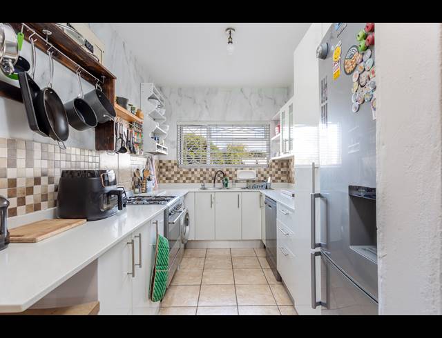2 BEDROOM APARTMENT FOR SALE IN WYNBERG UPPER